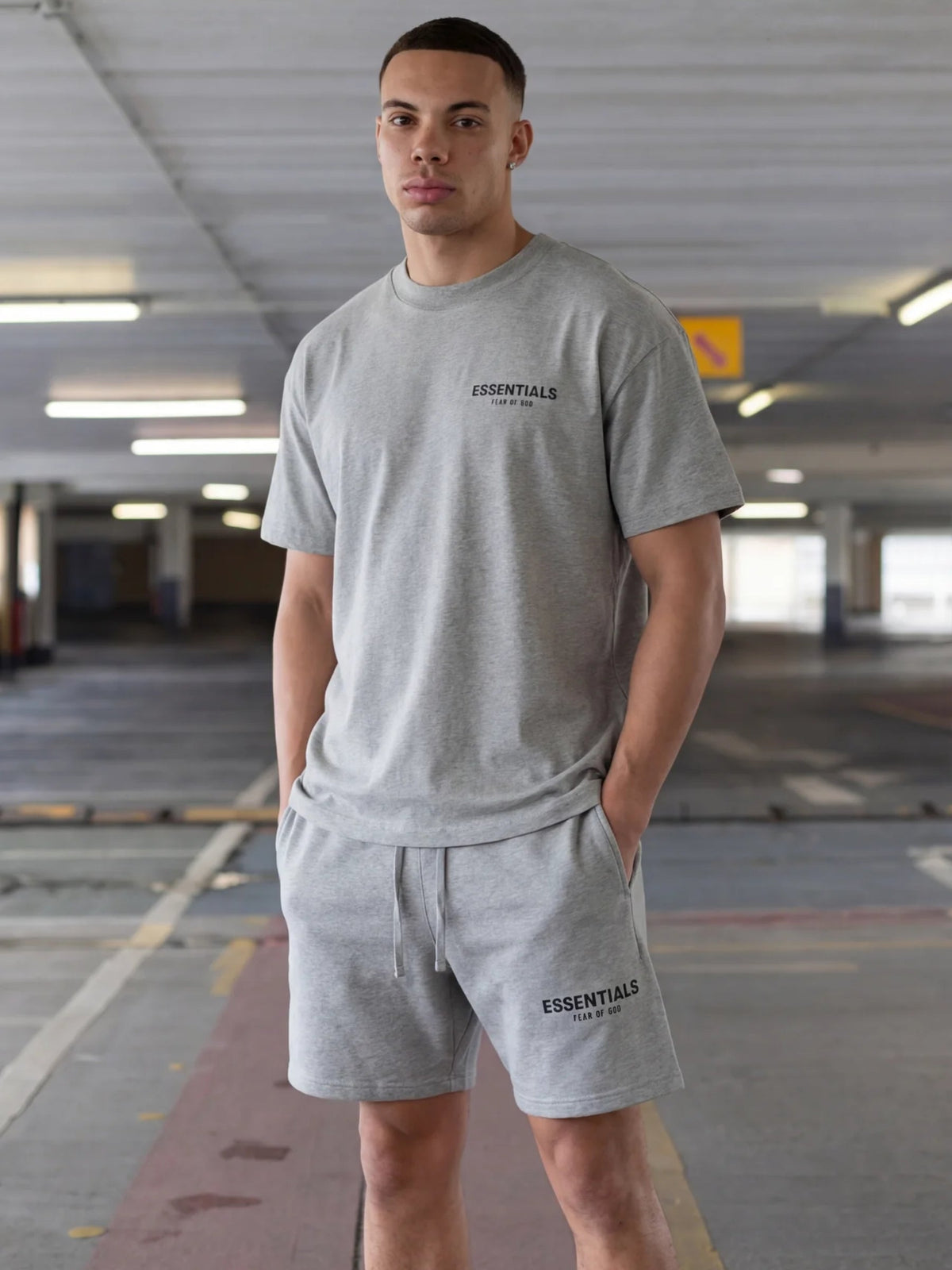 FND Essential Tee – Stone Grey